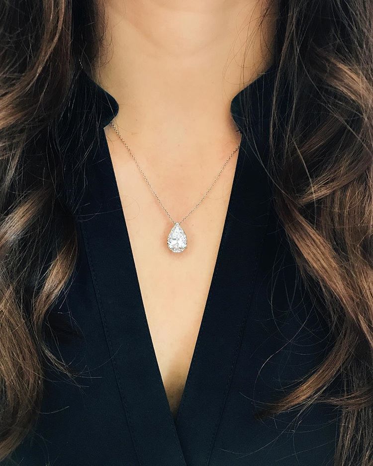 Pendant Solitaire Pear Shape