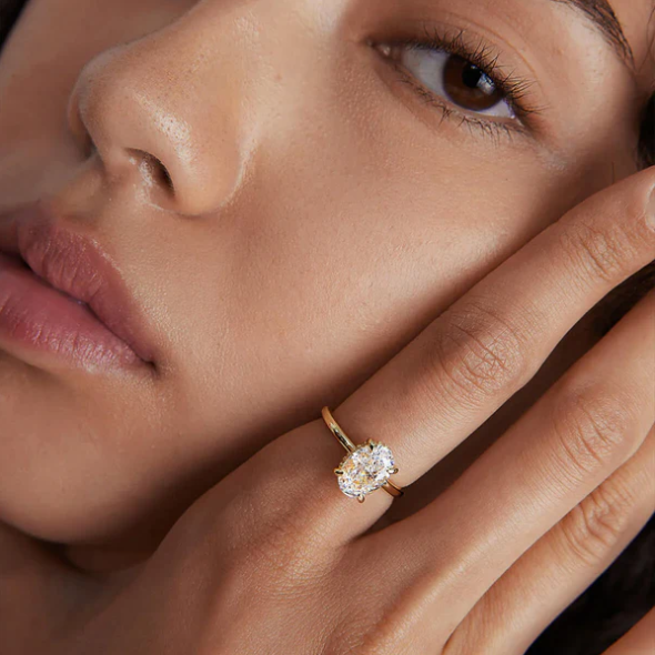 Minimalist Oval Diamond Ring