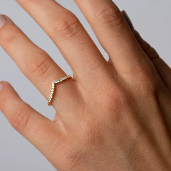 half eternity v-shape ring