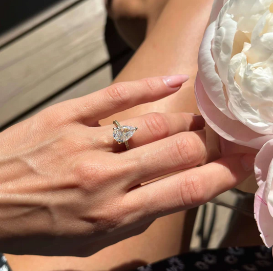 Oval Moissanite Engagement Rings