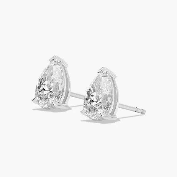 3 Prong Teardrop Stud Earring
