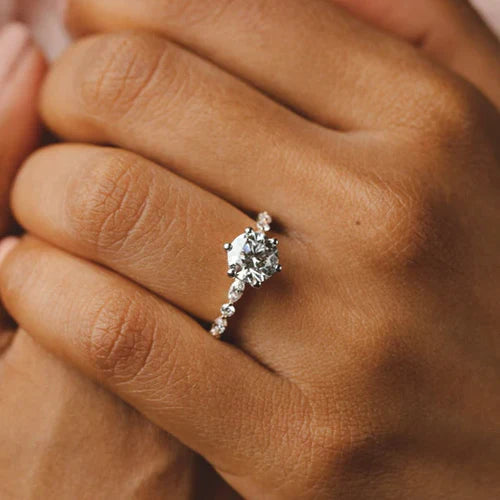 oval halo engagement rings