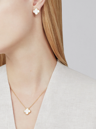 icon necklace