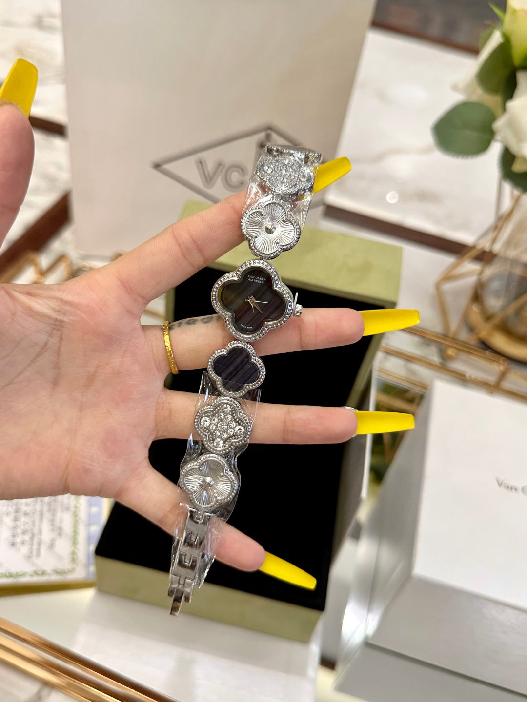 Van Cleef Watch – Black Mother-of-Pearl Dial