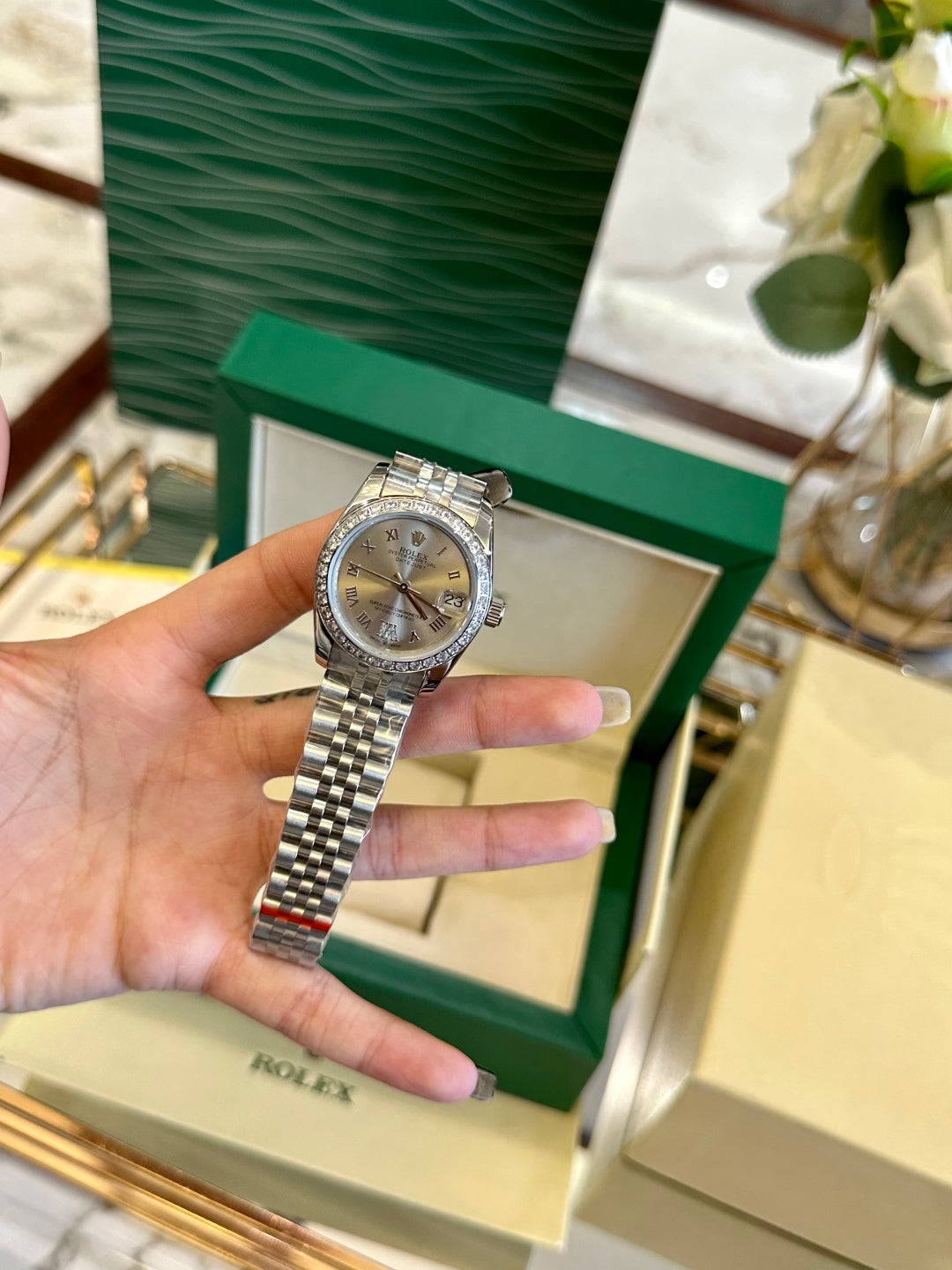 Luxury Jubilee Diamond Date Watch – Silver Dial