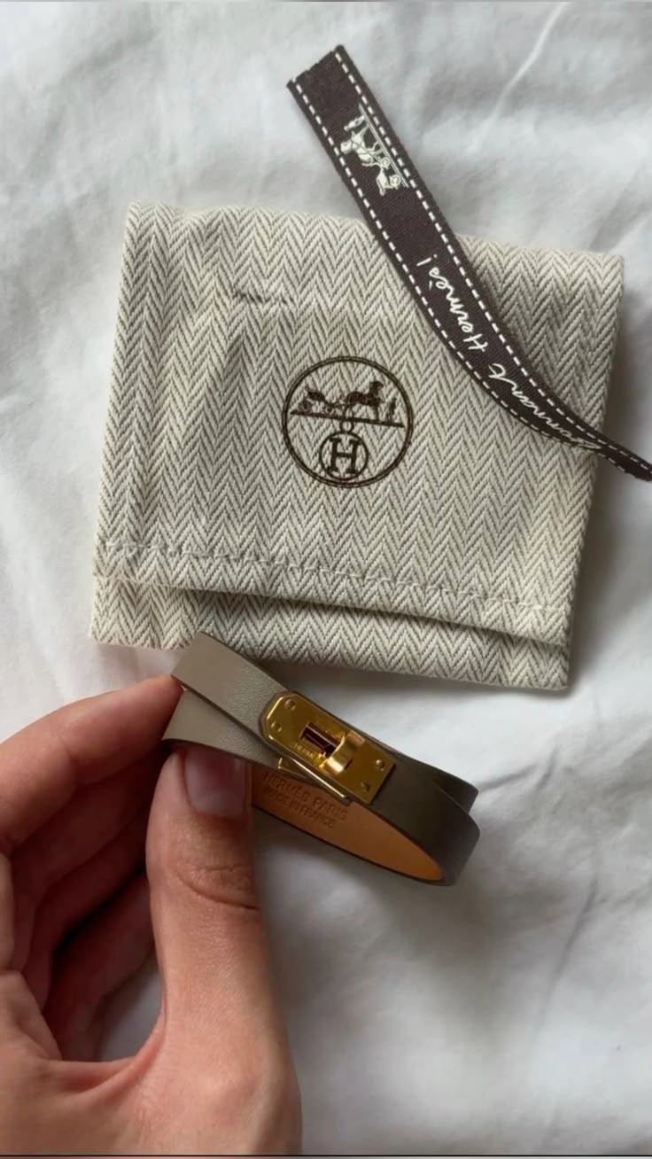 Kelly Double Tour Leather Bracele