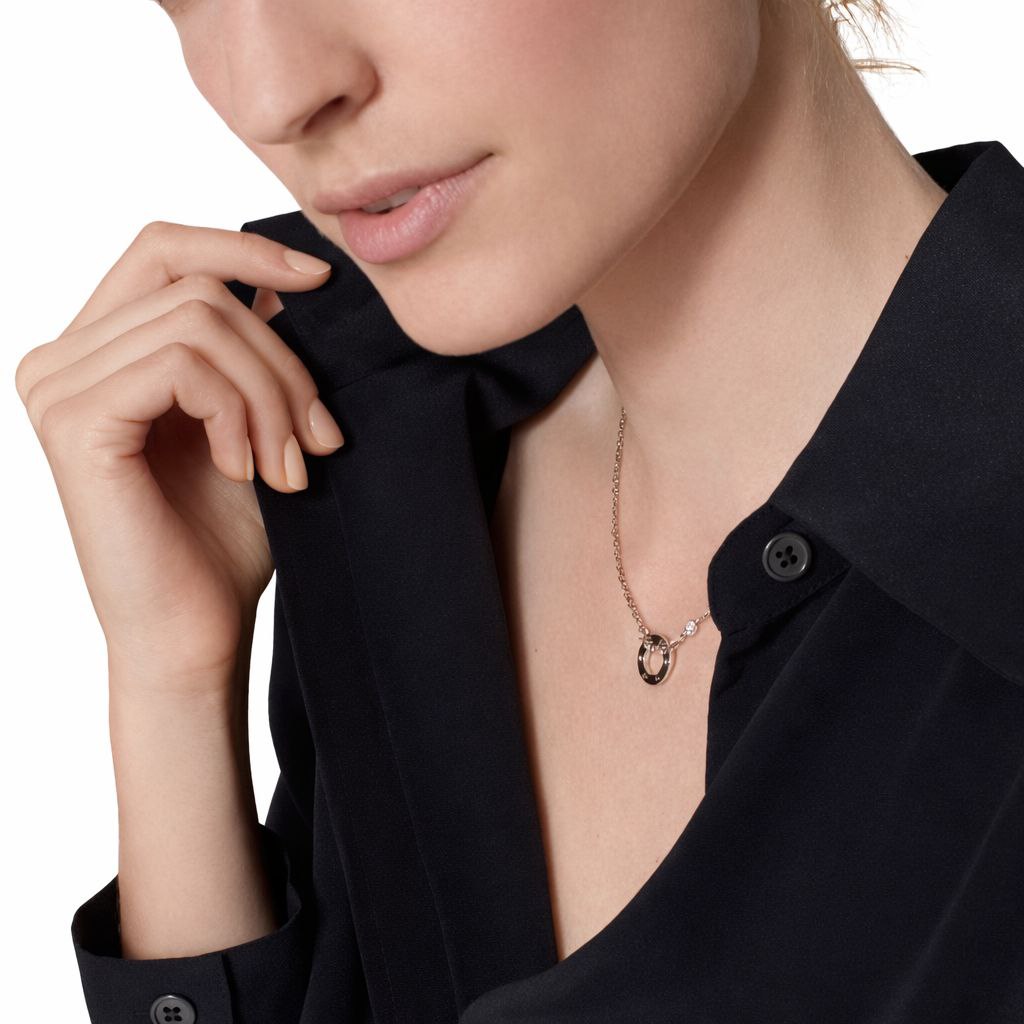 Classic Love Circle Pendant Necklace